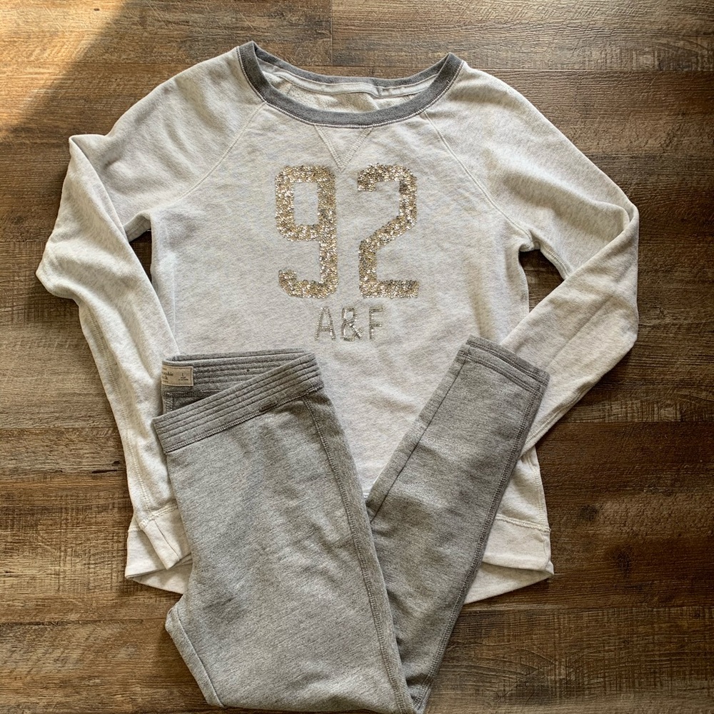 A&F W Shine and Sparkle combo SM top LRG leggings